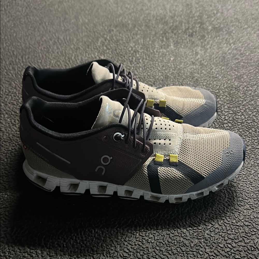 ON cloud sneakers